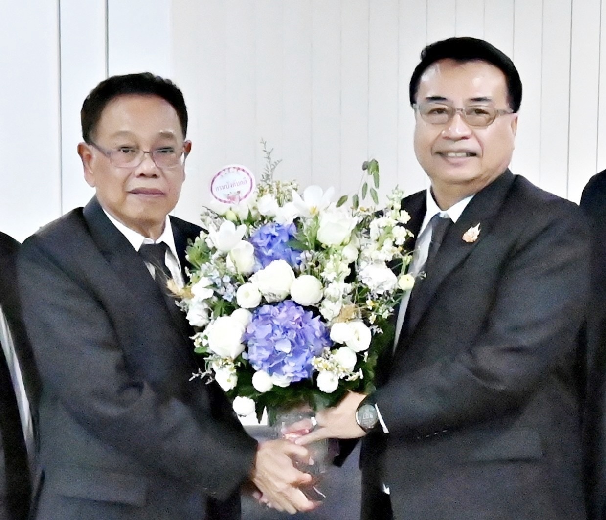 กรมบังคับคดีร่วมแสดงความยินดีกับอธิบดีผู้พิพากษาศาลอาญาตลิ่งชัน เนื่องในโอกาสเข้ารับตำแหน่งใหม่
